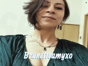Brunetteamyxo