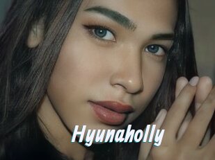 Hyunaholly