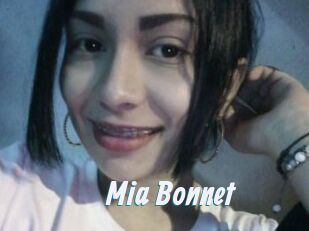 Mia_Bonnet