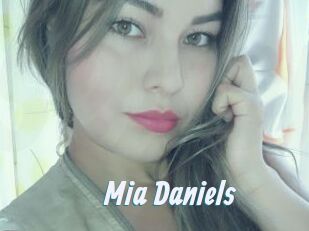 Mia_Daniels