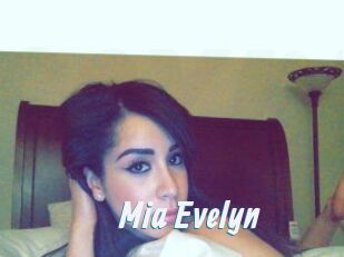 Mia_Evelyn