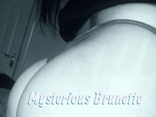 Mysterious_Brunette