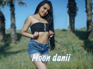 Moon_danii